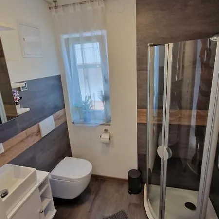 Appartment-ferienwohnung Mit Kueche, Bad, Wlan, Klimaanlage, Modern Eingerichtet 4*