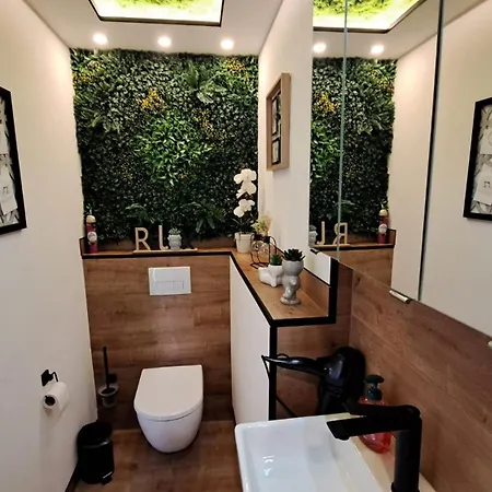 Appartment-ferienwohnung Mit Kueche, Bad, Wlan, Klimaanlage, Modern Eingerichtet 4*