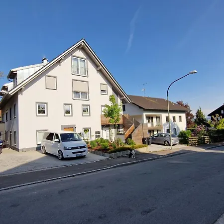Appartment-ferienwohnung Mit Kueche, Bad, Kostenlos Wlan, Modern Eingerichtet Родинг