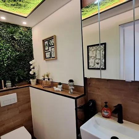 Appartment-ferienwohnung Mit Kueche, Bad, Wlan, Klimaanlage, Modern Eingerichtet Guest house