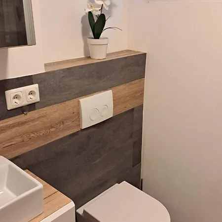 Appartment-ferienwohnung Mit Kueche, Bad, Wlan, Klimaanlage, Modern Eingerichtet 4* Roding