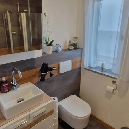 Appartment-ferienwohnung Mit Kueche, Bad, Wlan, Klimaanlage, Modern Eingerichtet 4* Roding