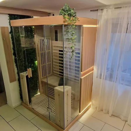 Appartment-ferienwohnung Mit Kueche, Bad, Wlan, Klimaanlage, Modern Eingerichtet Roding