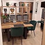בית הארחה Appartment-ferienwohnung Mit Kueche, Bad, Wlan, Klimaanlage, Modern Eingerichtet 4*