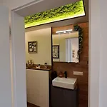 Appartment-ferienwohnung Mit Kueche, Bad, Wlan, Klimaanlage, Modern Eingerichtet בית הארחה 4*