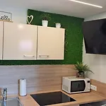 בית הארחה Appartment-ferienwohnung Mit Kueche, Bad, Wlan, Klimaanlage, Modern Eingerichtet