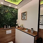 בית הארחה Appartment-ferienwohnung Mit Kueche, Bad, Wlan, Klimaanlage, Modern Eingerichtet רודינג