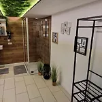 בית הארחה Appartment-ferienwohnung Mit Kueche, Bad, Wlan, Klimaanlage, Modern Eingerichtet 4*