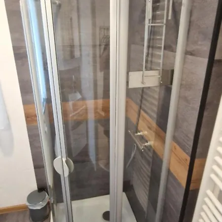 Appartment-ferienwohnung Mit Kueche, Bad, Wlan, Klimaanlage, Modern Eingerichtet 4* Roding