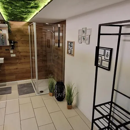 招待所 Appartment-ferienwohnung Mit Kueche, Bad, Wlan, Klimaanlage, Modern Eingerichtet 4*