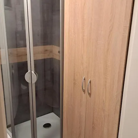Appartment-ferienwohnung Mit Kueche, Bad, Wlan, Klimaanlage, Modern Eingerichtet Vendégház 4*