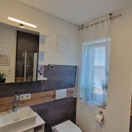Vendégház Appartment-ferienwohnung Mit Kueche, Bad, Wlan, Klimaanlage, Modern Eingerichtet 4*