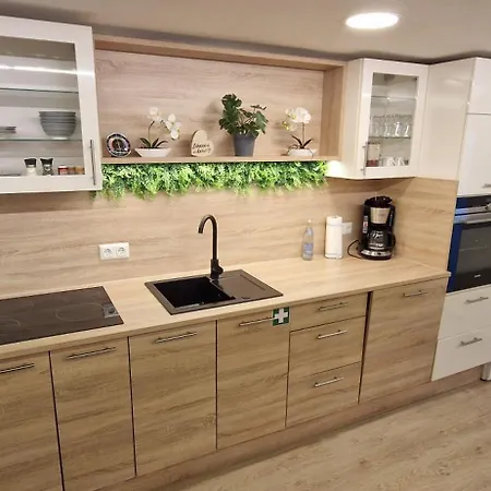 Appartment-ferienwohnung Mit Kueche, Bad, Wlan, Klimaanlage, Modern Eingerichtet