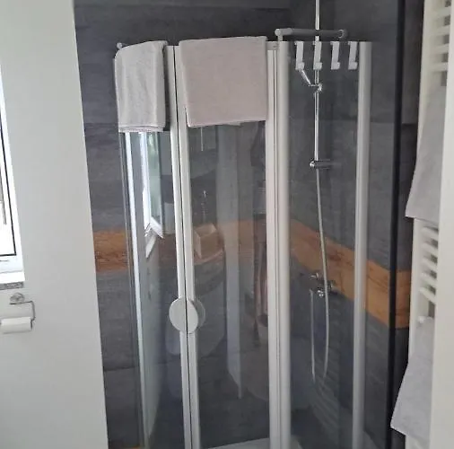 Appartment-ferienwohnung Mit Kueche, Bad, Wlan, Klimaanlage, Modern Eingerichtet