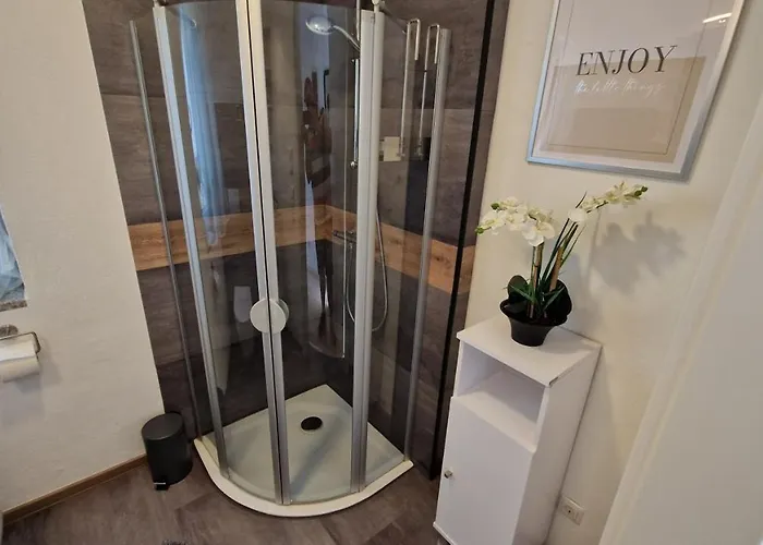 Appartment-ferienwohnung Mit Kueche, Bad, Wlan, Klimaanlage, Modern Eingerichtet 4*