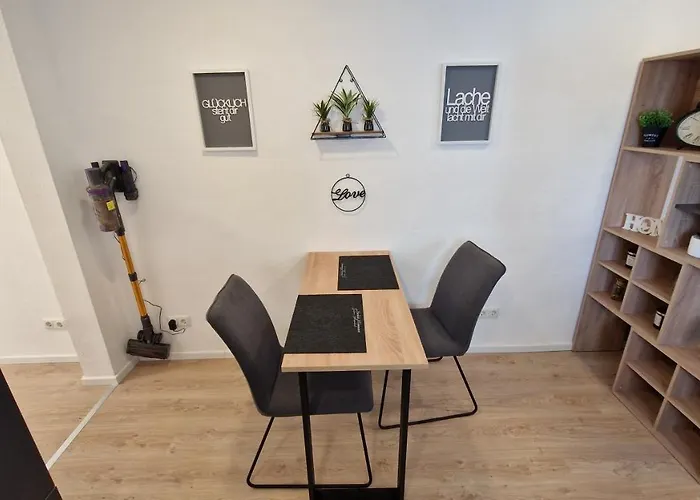 Appartment-ferienwohnung Mit Kueche, Bad, Wlan, Klimaanlage, Modern Eingerichtet Maison d'hôtes Roding