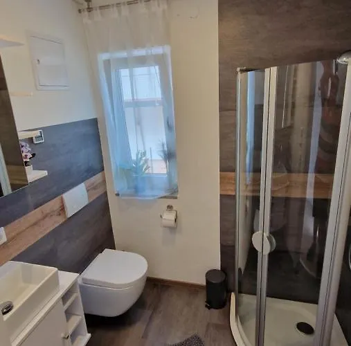 Appartment-ferienwohnung Mit Kueche, Bad, Wlan, Klimaanlage, Modern Eingerichtet 4*