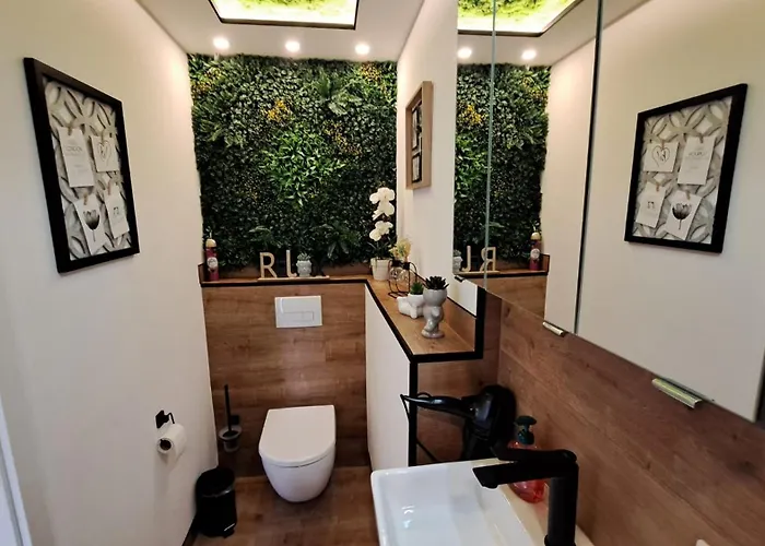 Appartment-ferienwohnung Mit Kueche, Bad, Wlan, Klimaanlage, Modern Eingerichtet 4*