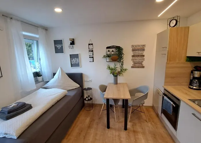 Appartment-ferienwohnung Mit Kueche, Bad, Wlan, Klimaanlage, Modern Eingerichtet