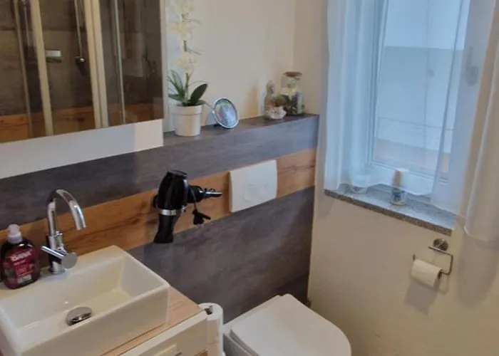 Appartment-ferienwohnung Mit Kueche, Bad, Wlan, Klimaanlage, Modern Eingerichtet 4* Roding
