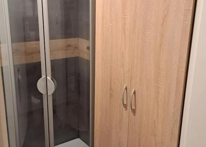 Appartment-ferienwohnung Mit Kueche, Bad, Wlan, Klimaanlage, Modern Eingerichtet Maison d'hôtes 4*