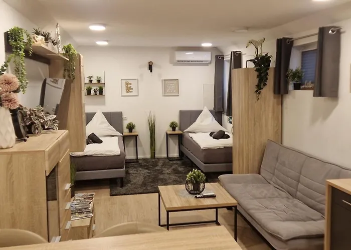Appartment-ferienwohnung Mit Kueche, Bad, Wlan, Klimaanlage, Modern Eingerichtet